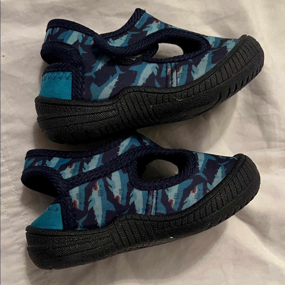 Oomphies size 5c toddler boys shoes